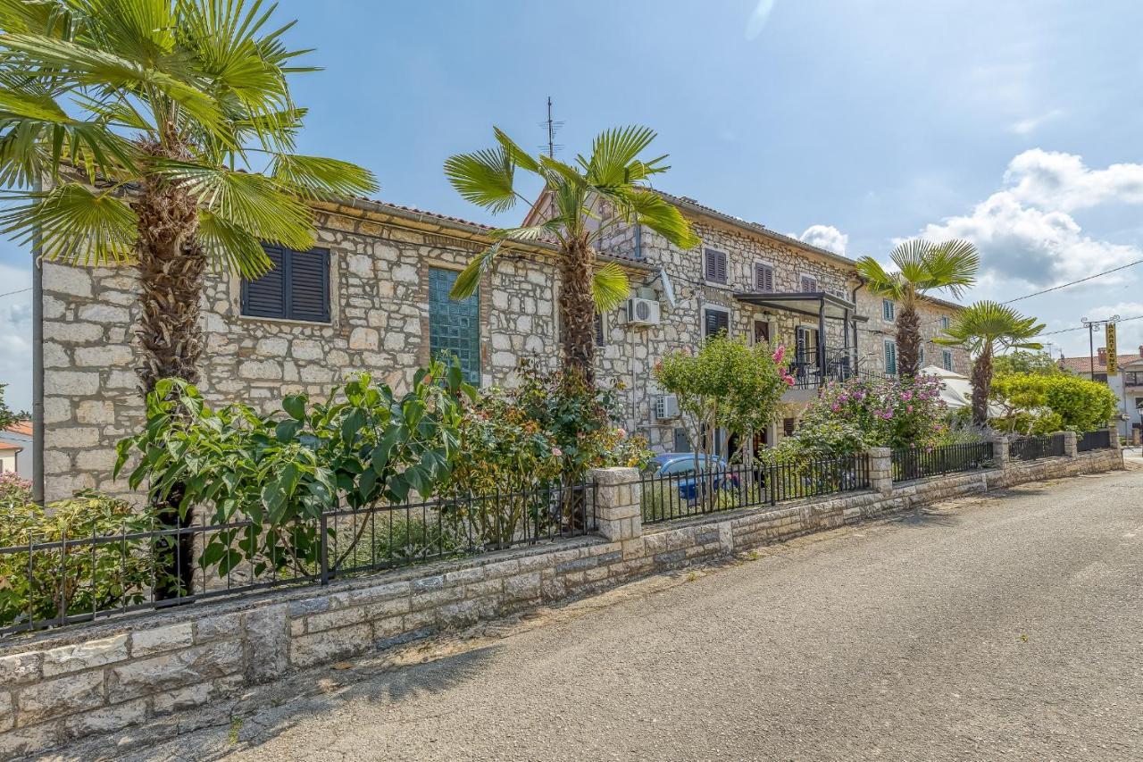 Matea Rooms Funtana Εξωτερικό φωτογραφία